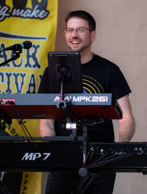 David Citron performing