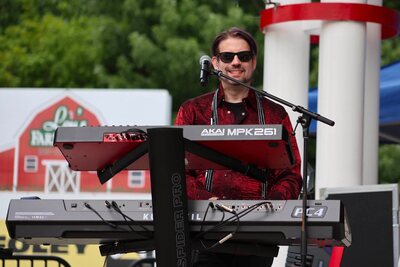 David Citron performing